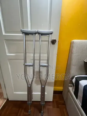 Photo - Crutches辟፬crutches\\Under Arm Crutch Comes With a Layer of Rubber Pad