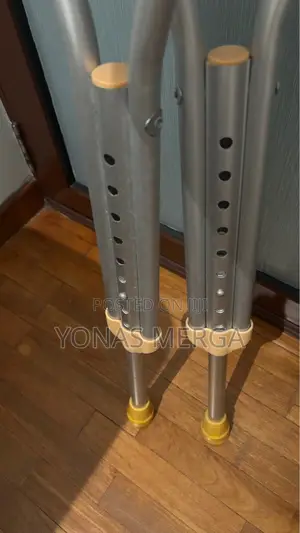 Under Arm Crutches卌三crutches for Those Physically Chalenged瓶፼(1 Pair)
