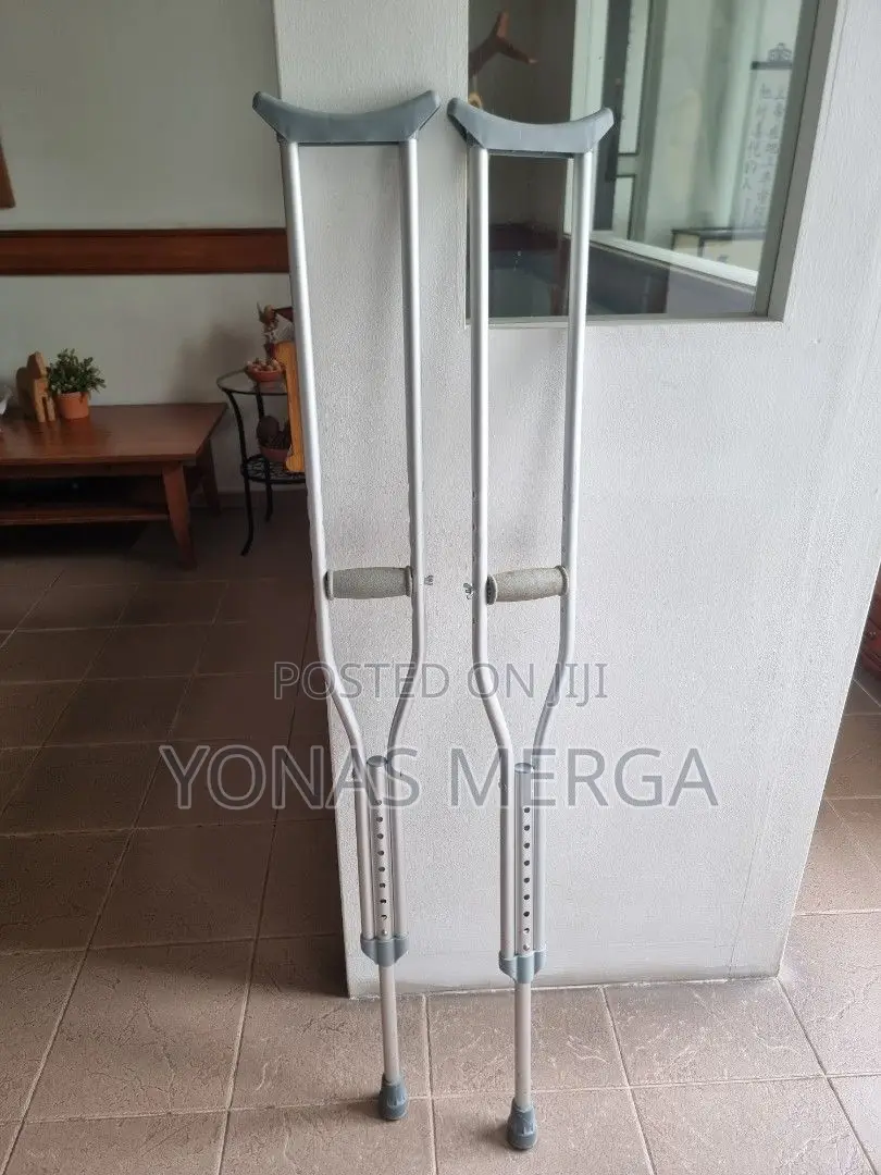 Under Arm Crutches卌三crutches for Those Physically Chalenged瓶፼(1 Pair)