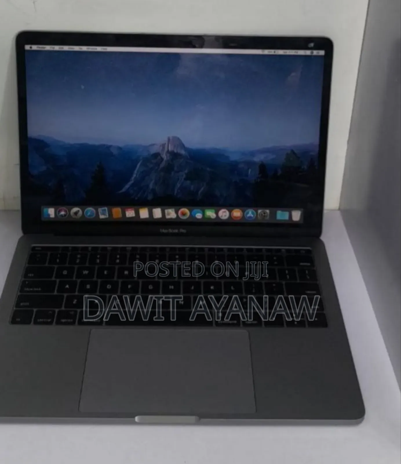 New Laptop Apple MacBook Pro 2017 8GB Intel Core I5 SSD 128GB