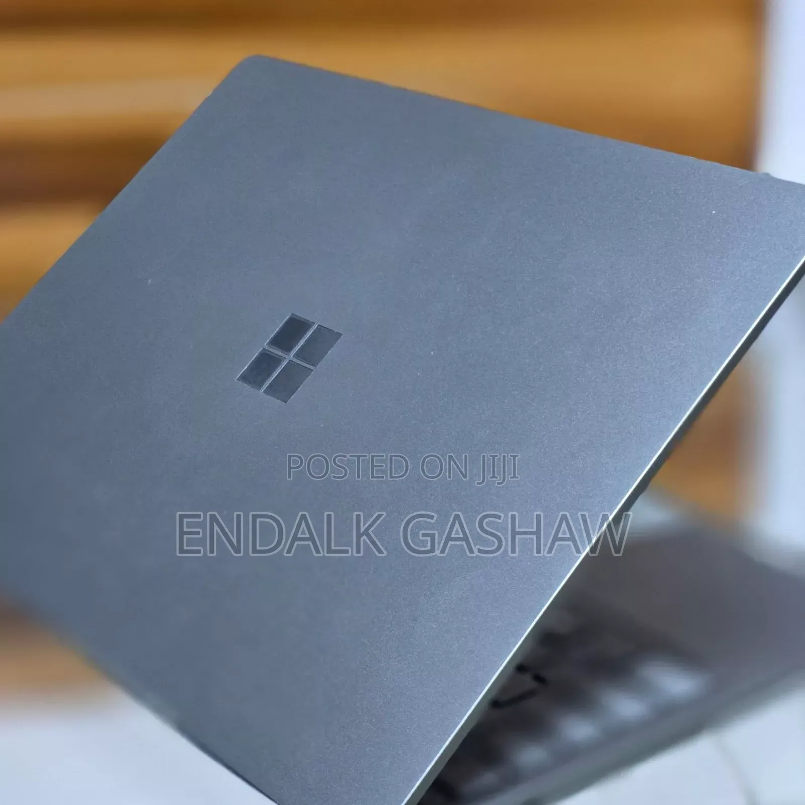 New Laptop Microsoft Surface 8GB Intel Core I5 SSD 256GB