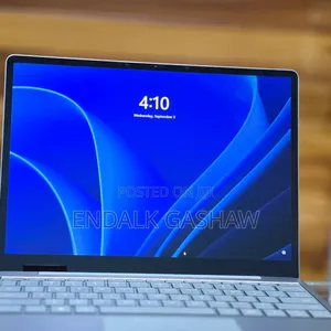 New Laptop Microsoft Surface 8GB Intel Core I5 SSD 256GB