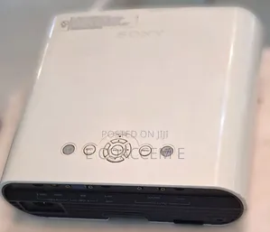 Photo - Sony VPL-Es7