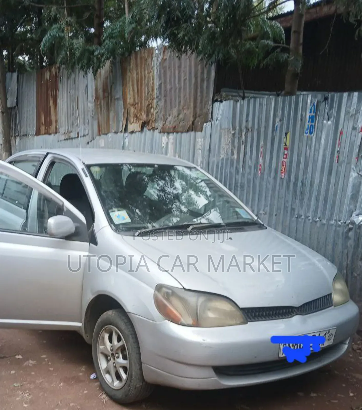 Toyota Platz 2000 Silver