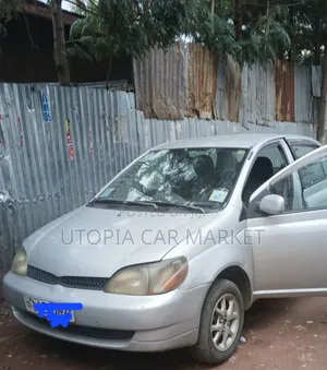 Toyota Platz 2000 Silver