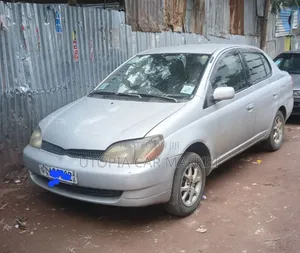 Toyota Platz 2000 Silver