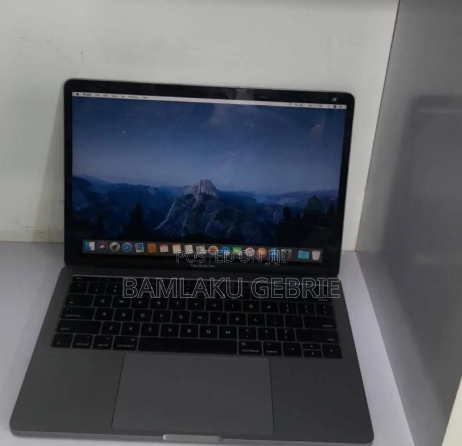 New Laptop Apple MacBook Pro 2017 8GB Intel Core I5 SSD 128GB