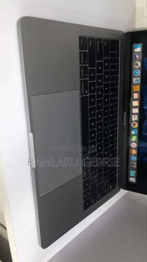 New Laptop Apple MacBook Pro 2017 8GB Intel Core I5 SSD 128GB