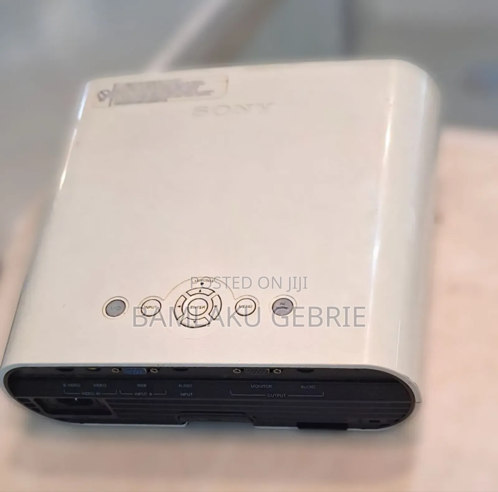  Sony VPL-Es7 Projector – Affordable Reliable
 Bright 1800 Lumen