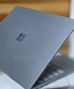 New Laptop Microsoft Surface 8GB Intel Core I5 SSD 256GB