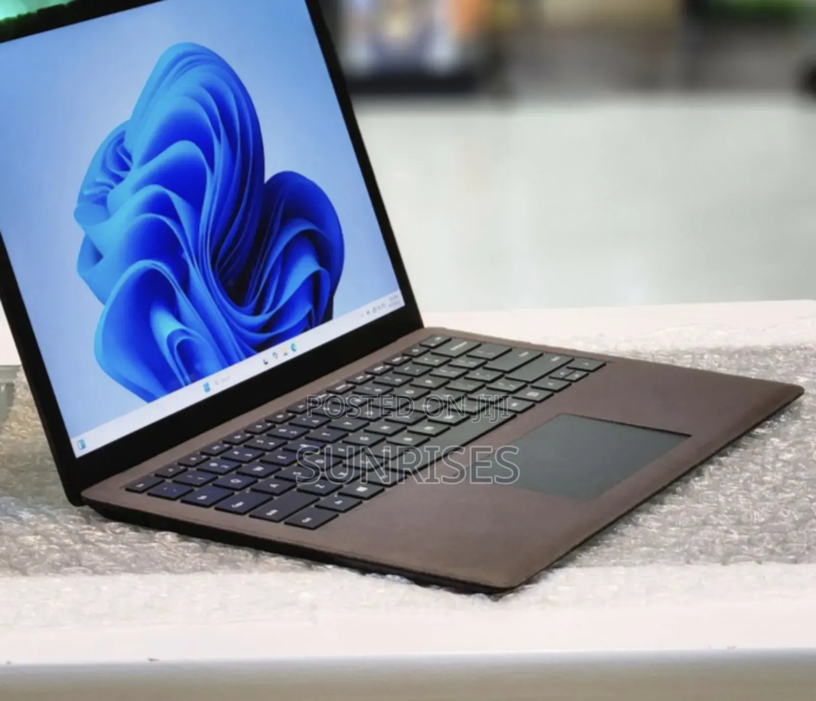 New Laptop Microsoft Surface Laptop 4 16GB Intel Core i7 SSD 512GB