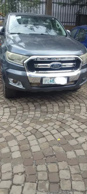 Photo - Ford F-150 2016 Black