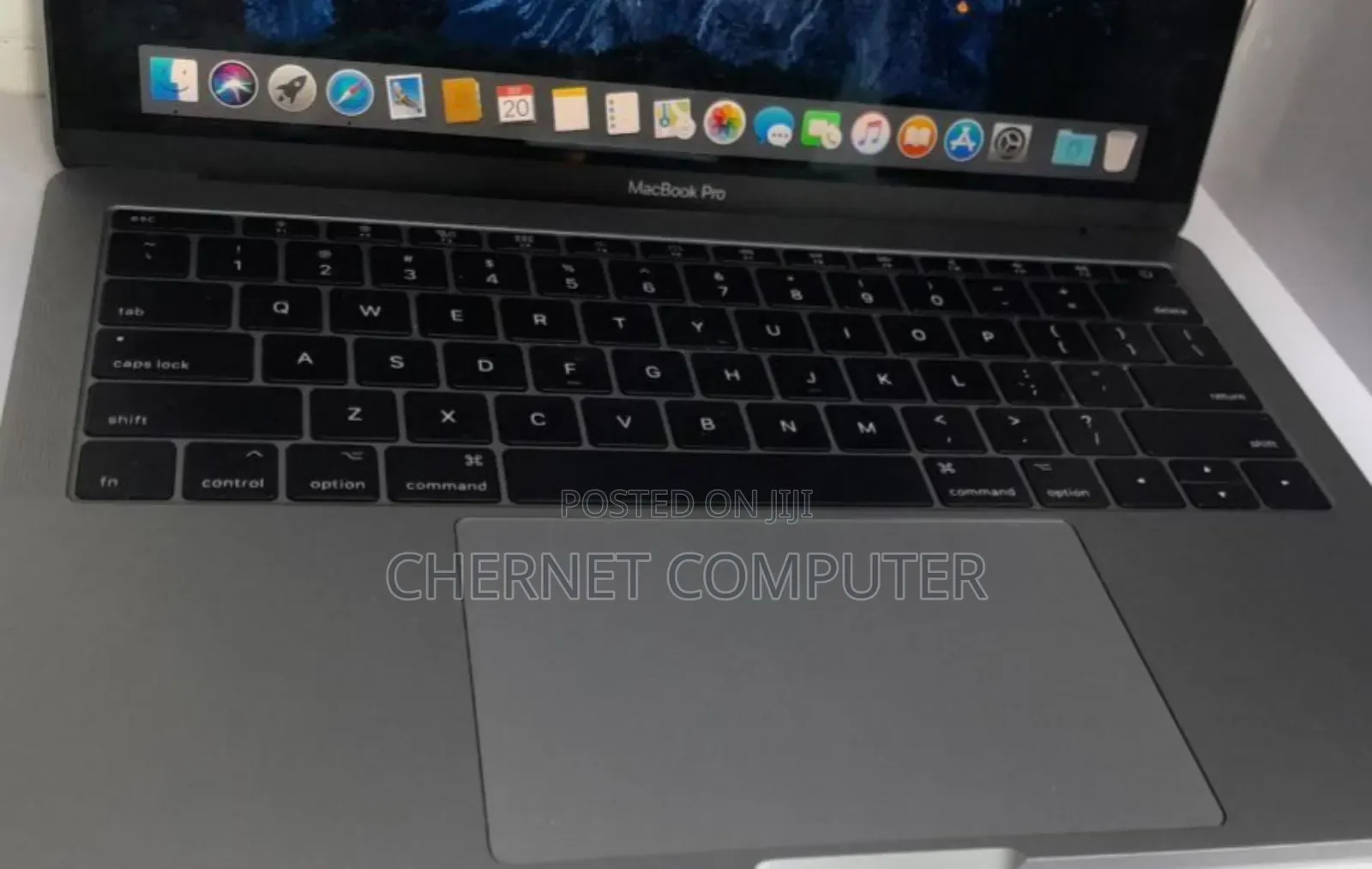 New Laptop Apple MacBook Pro 2017 8GB Intel Core I5 SSD 128GB