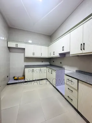 Furnished 5bdrm Villa in Bole for sale