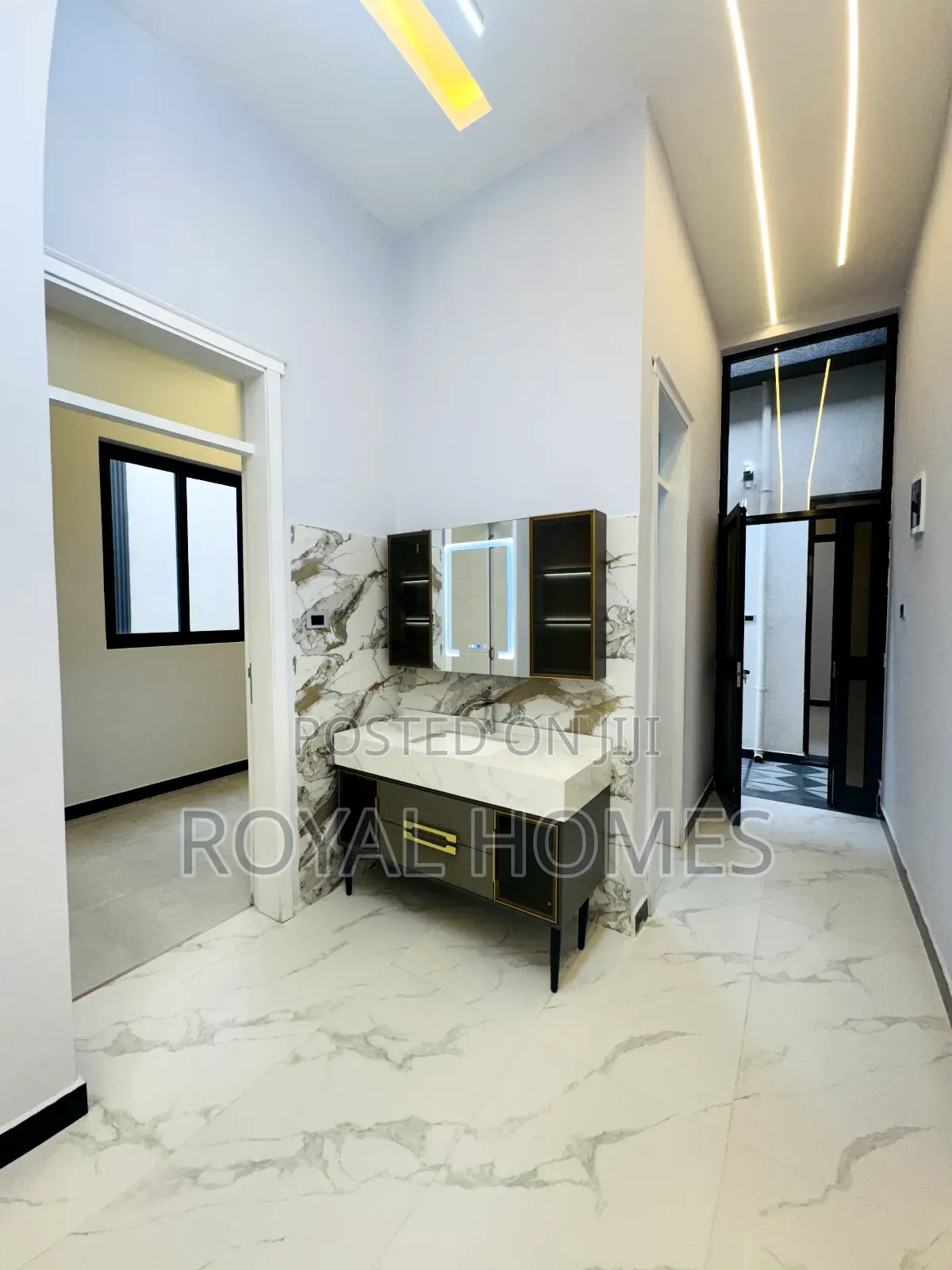 Furnished 5bdrm Villa in Bole for sale