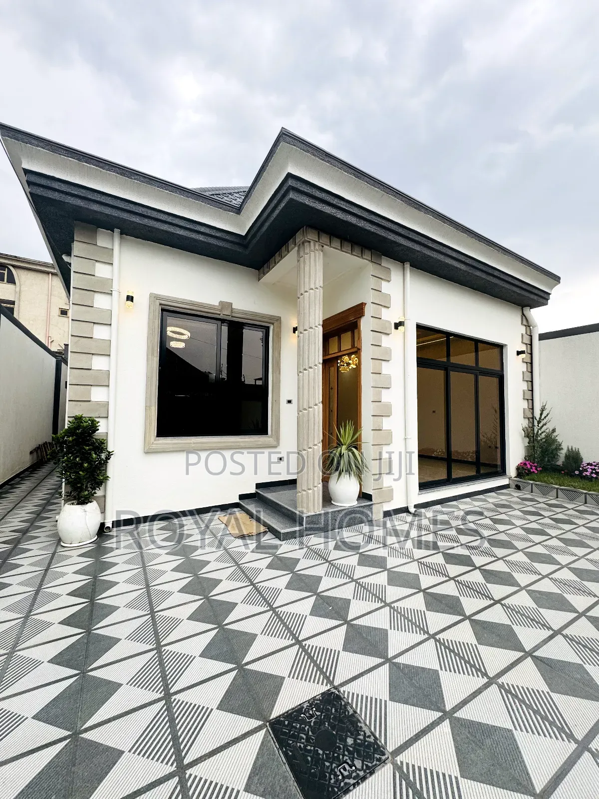 Furnished 5bdrm Villa in Bole for sale