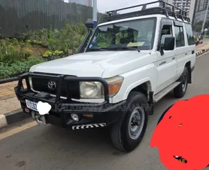 Toyota Land Cruiser 4.0 V6 GXR 2018 White