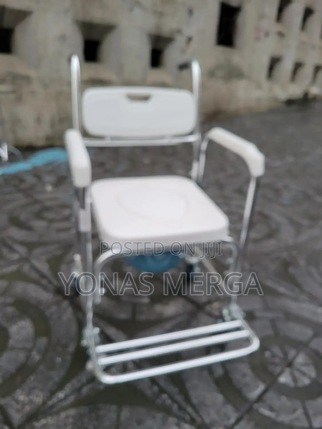 Shower Commode Chair𡸜፹3-in-1 Commode Chair፸獸comfortable:Plastic Seats