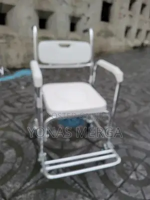 Photo - Shower Commode Chair𡸜፹3-in-1 Commode Chair፸獸comfortable:Plastic Seats