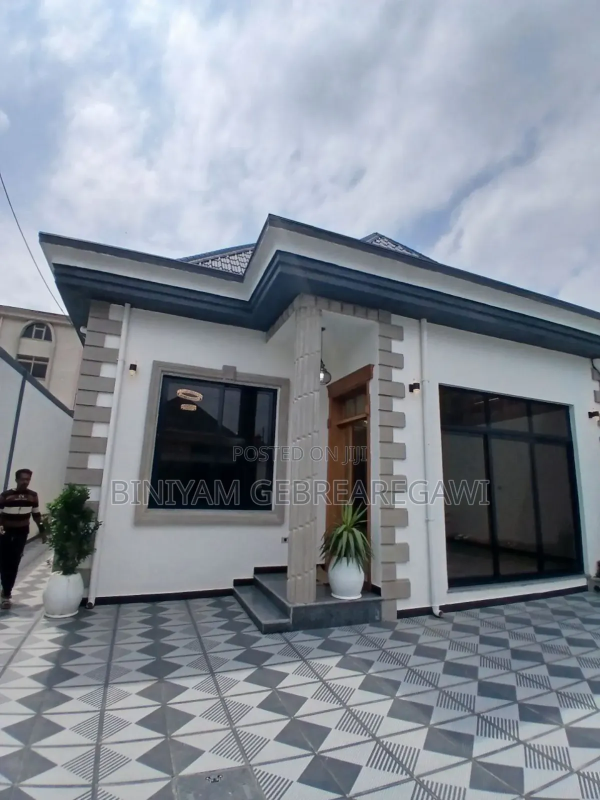 5bdrm Villa in House, Yeka for rent