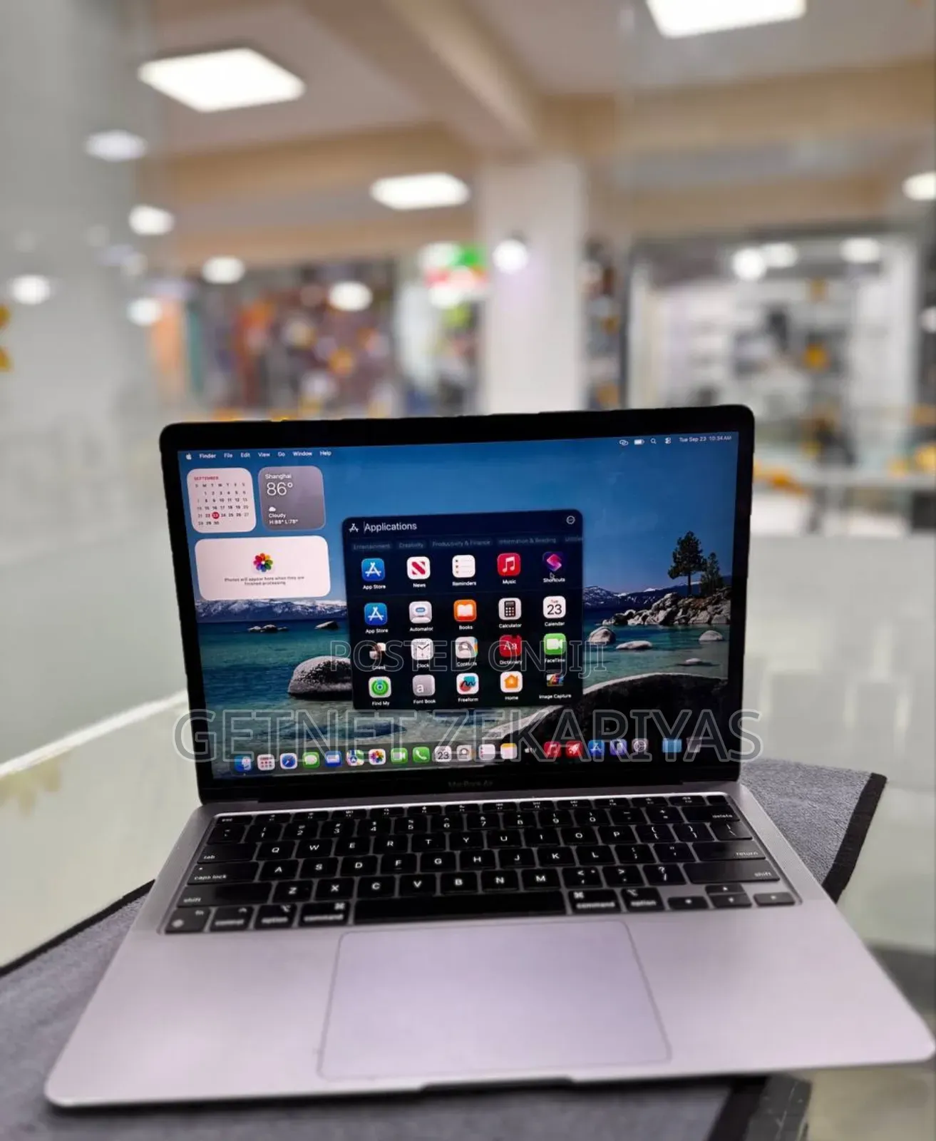 New Laptop Apple MacBook Air 2020 8GB Apple M1 SSD 256GB