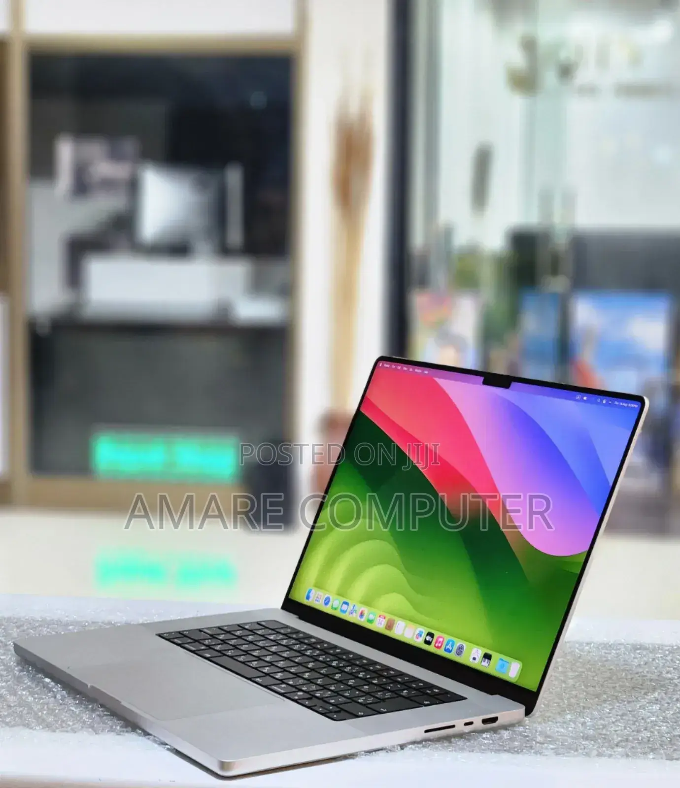 New Laptop Apple MacBook Pro M1 32GB Apple M1 Pro SSD 512GB