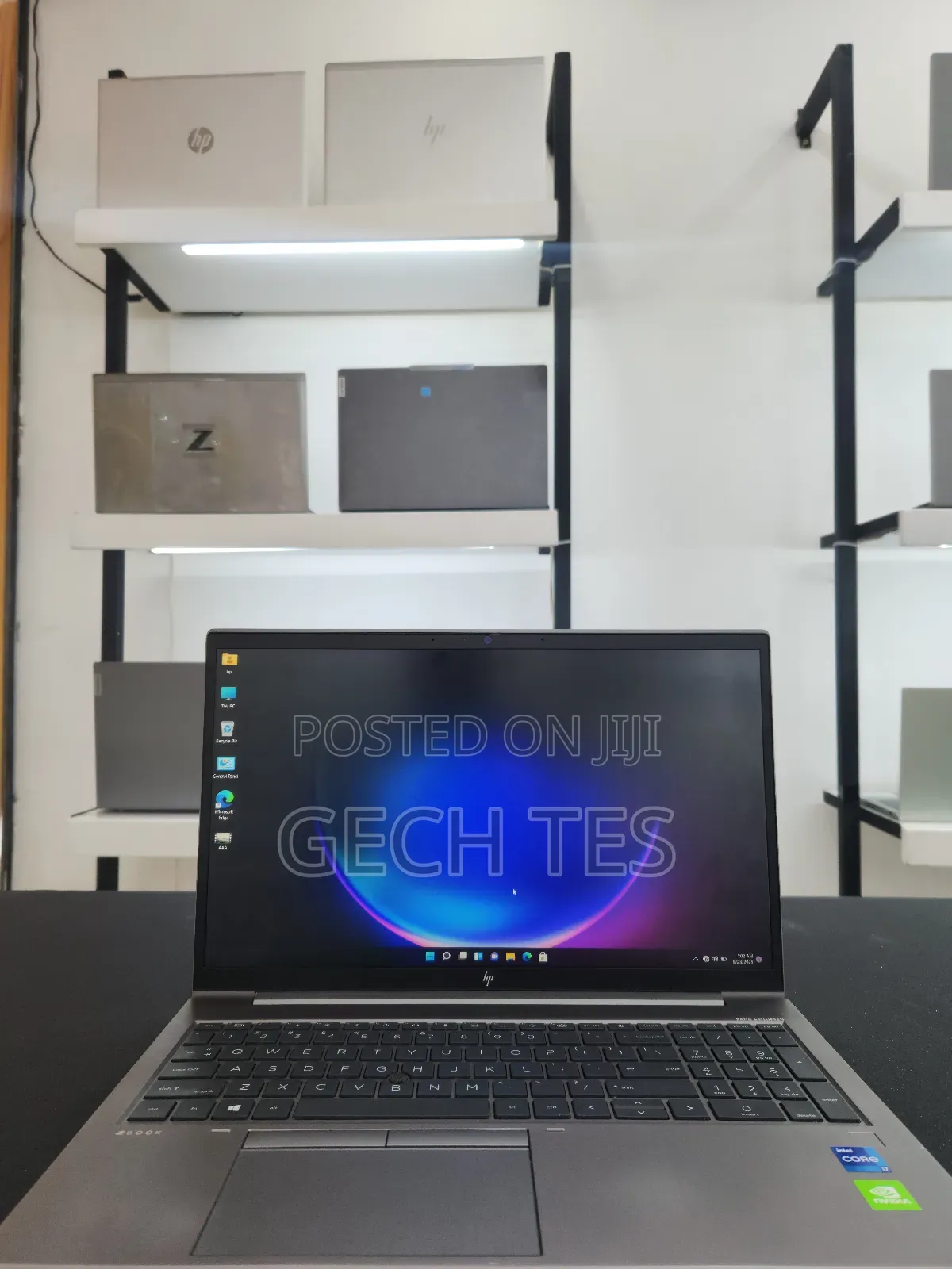 New Laptop HP ZBook Firefly G8 16GB Intel Core I7 SSD 1T