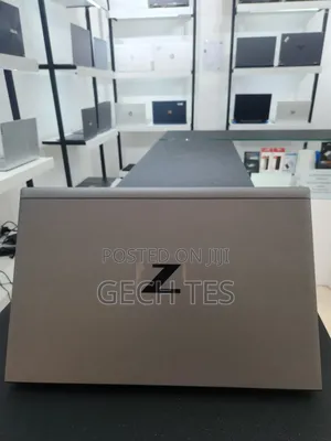 New Laptop HP ZBook Firefly G8 16GB Intel Core I7 SSD 1T