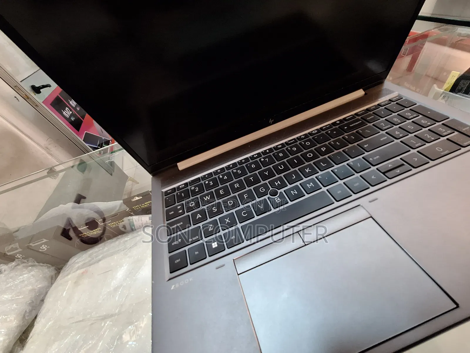 New Laptop HP ZBook Firefly G8 16GB Intel Core i7 SSD 512GB