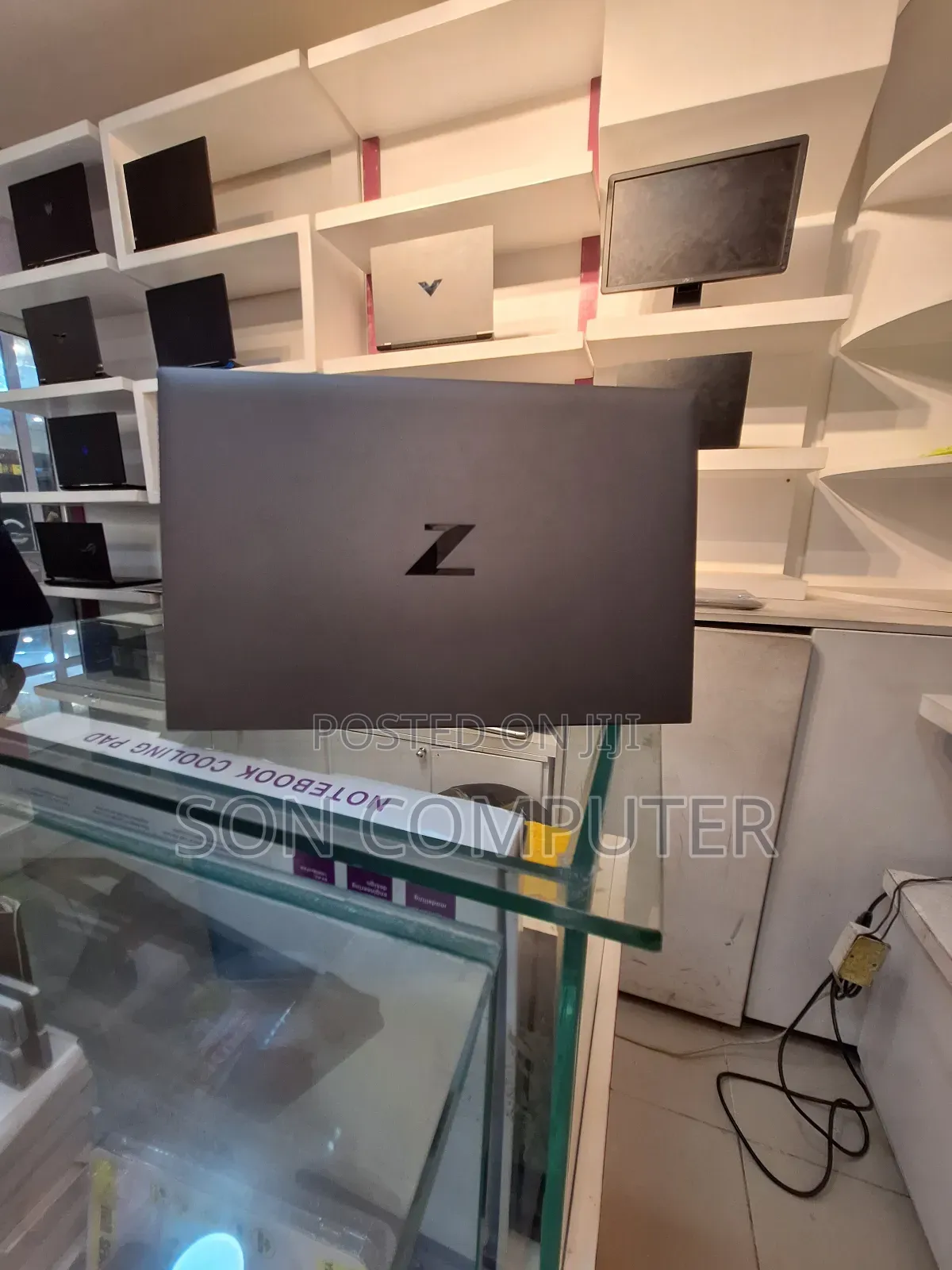 New Laptop HP ZBook Firefly G8 16GB Intel Core i7 SSD 512GB