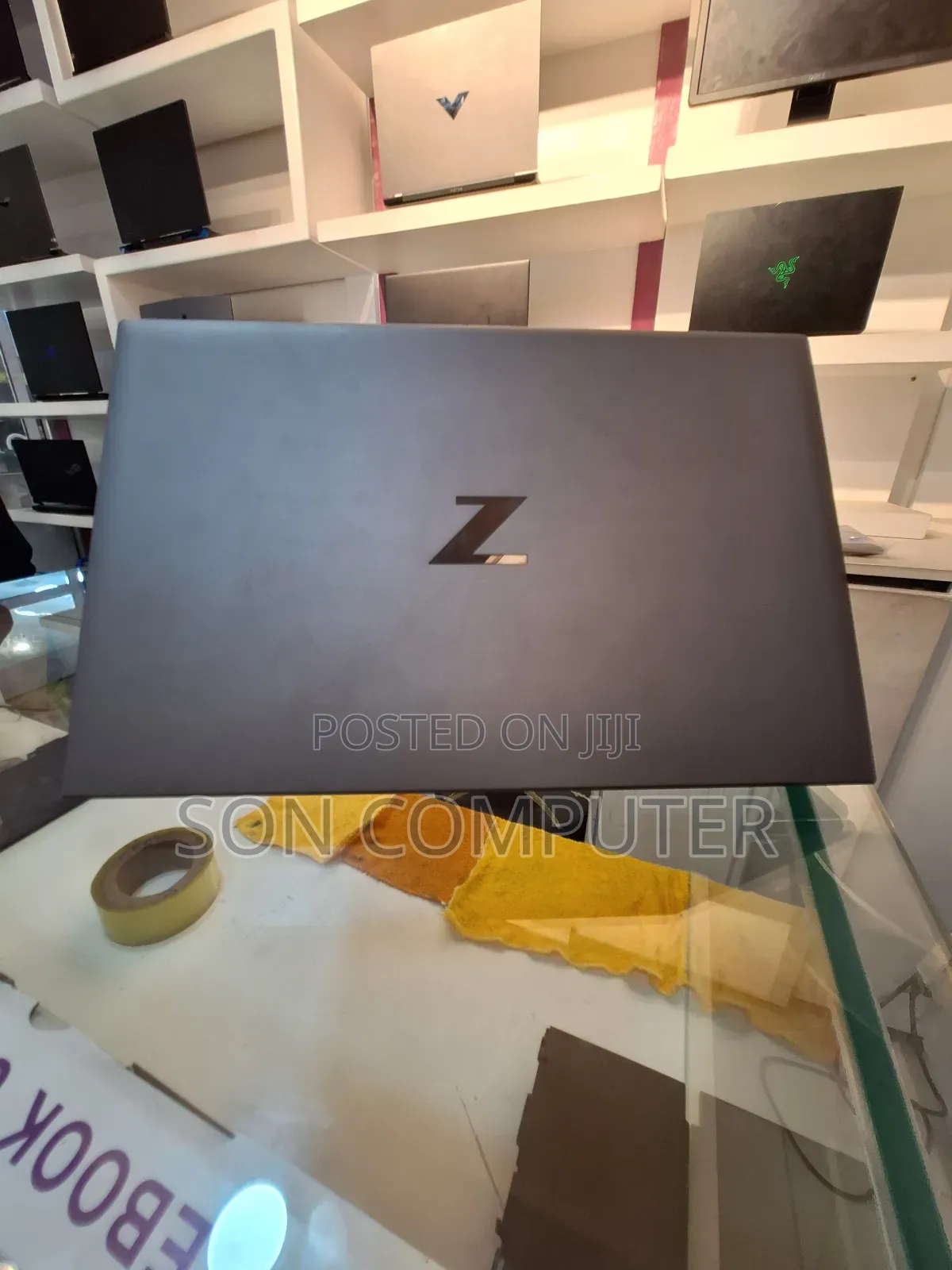 New Laptop HP ZBook Firefly G8 16GB Intel Core i7 SSD 512GB