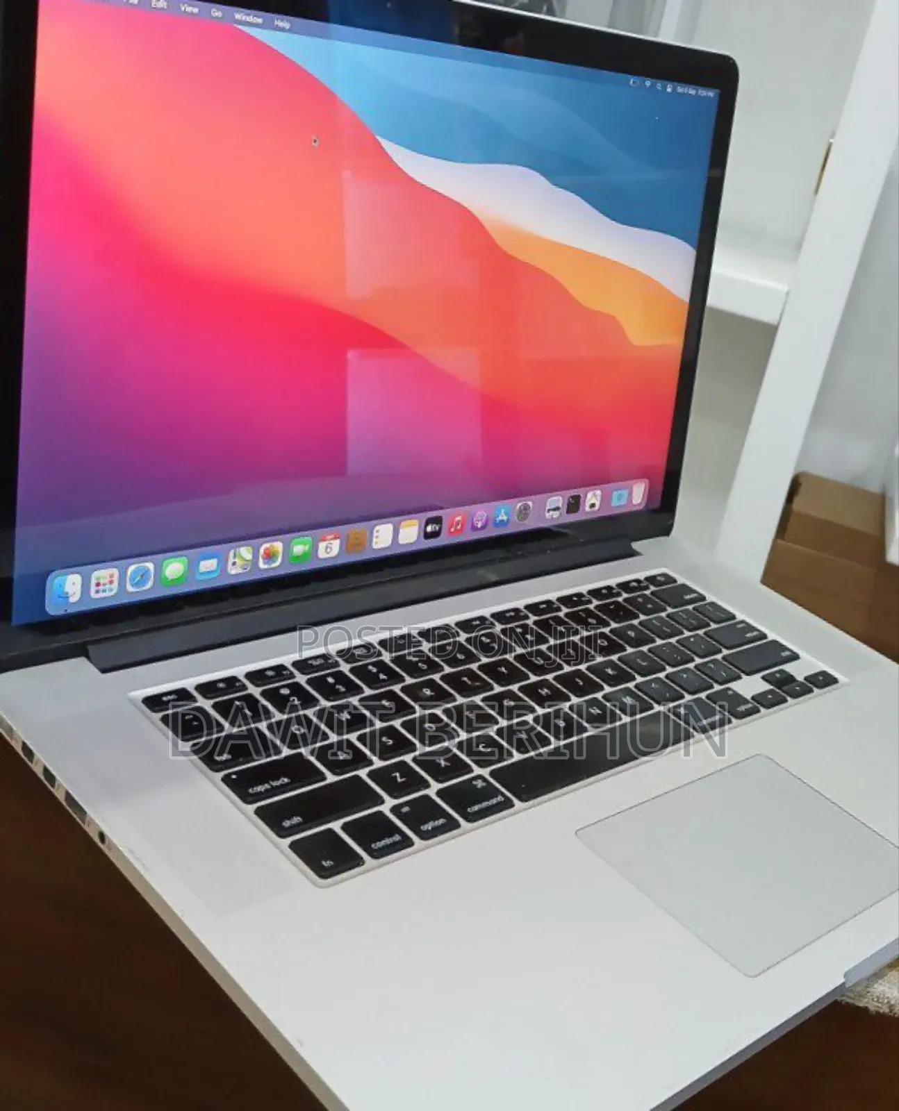 New Laptop Apple MacBook Pro 16GB Intel Core I7 SSD 256GB