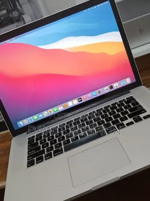 New Laptop Apple MacBook Pro 16GB Intel Core I7 SSD 256GB