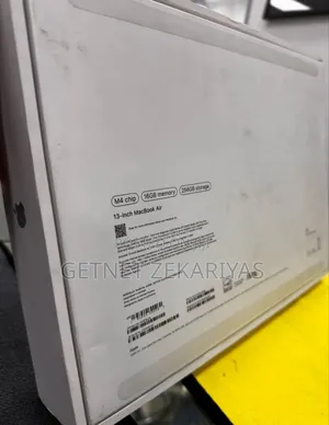 New Laptop Apple MacBook Air 16GB Apple M4 SSD 256GB