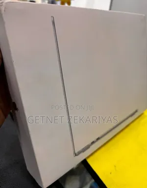 Photo - New Laptop Apple MacBook Air 16GB Apple M4 SSD 256GB