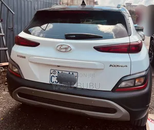 Hyundai Kona Limited 2022 White