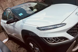 Hyundai Kona Limited 2022 White