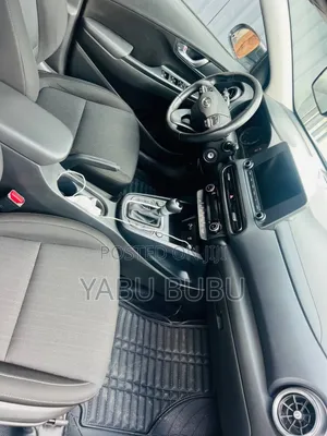 Hyundai Kona Limited 2022 White