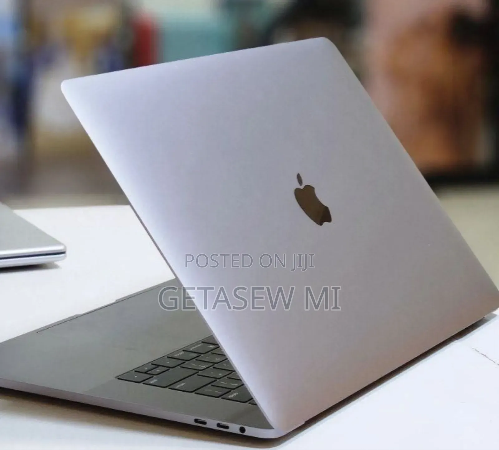 New Laptop Apple MacBook Pro 2019 16GB Intel Core I9 SSD 512GB