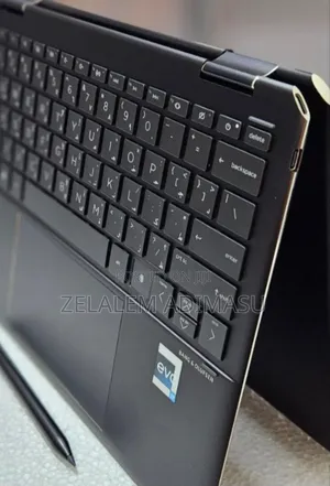 New Laptop HP Spectra 13 16GB Intel Core I7 SSD 1T