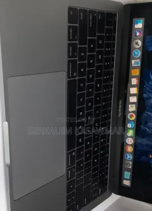 New Laptop Apple MacBook Pro 2017 8GB Intel Core I5 SSD 128GB