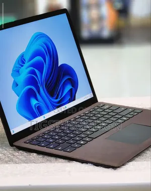 New Laptop Microsoft Surface 16GB Intel Core I7 SSD 512GB