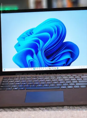New Laptop Microsoft Surface 16GB Intel Core I7 SSD 512GB
