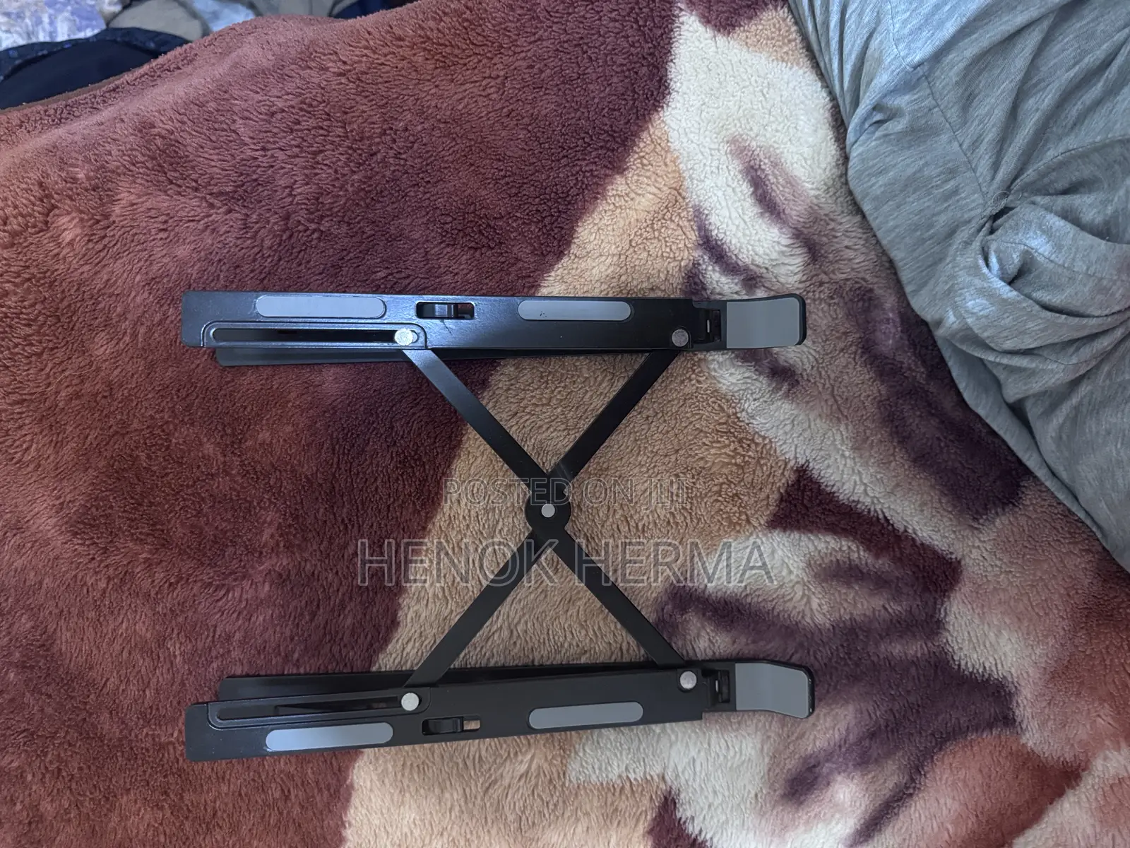 የላፕቶፕ ማስቀመጫ