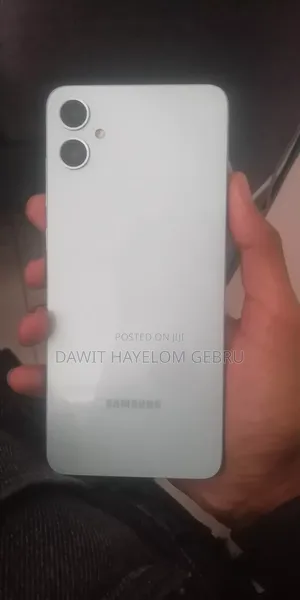 Samsung Galaxy M05 64 GB Gray