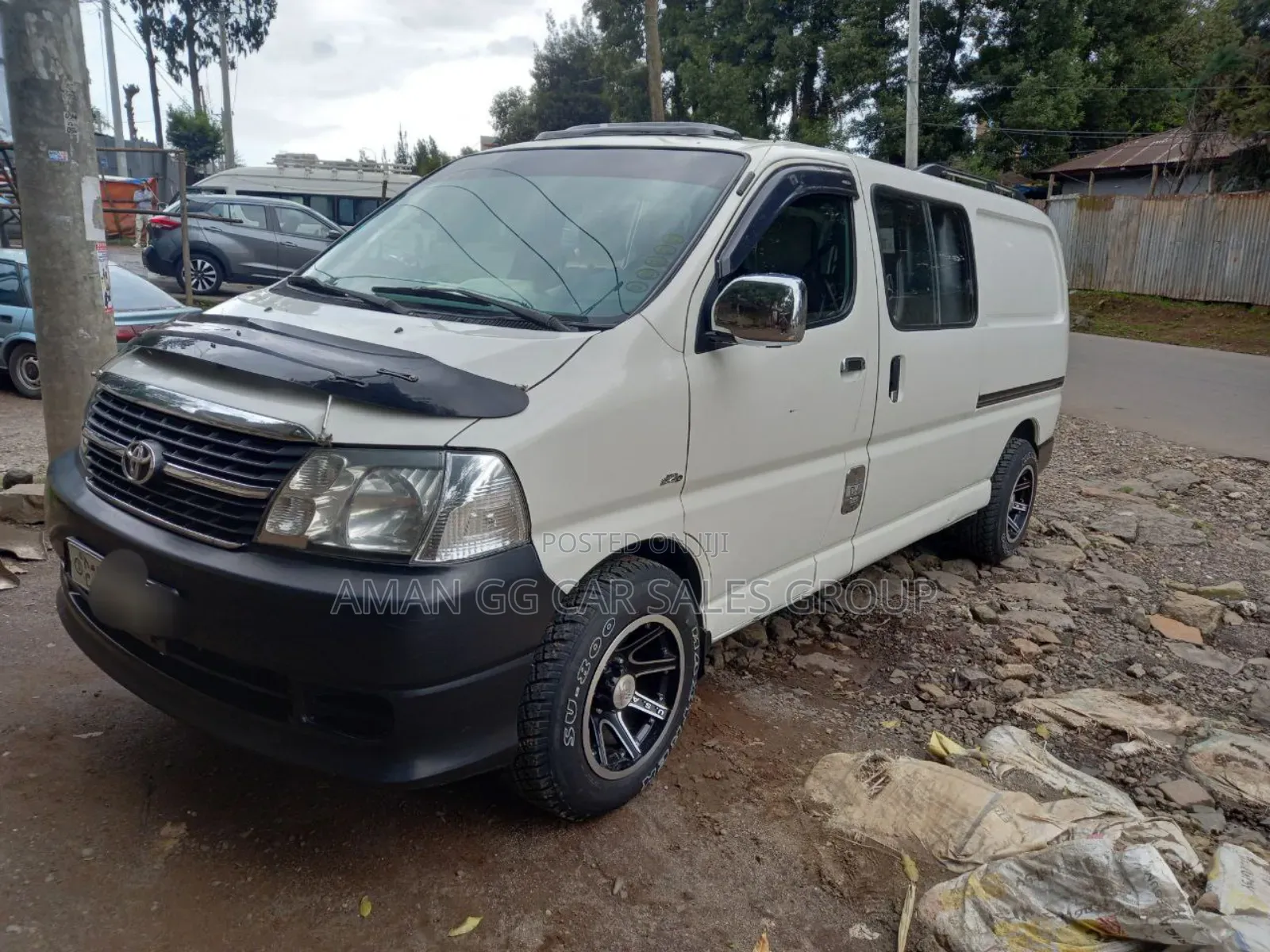 Toyota HiAce 2011 White