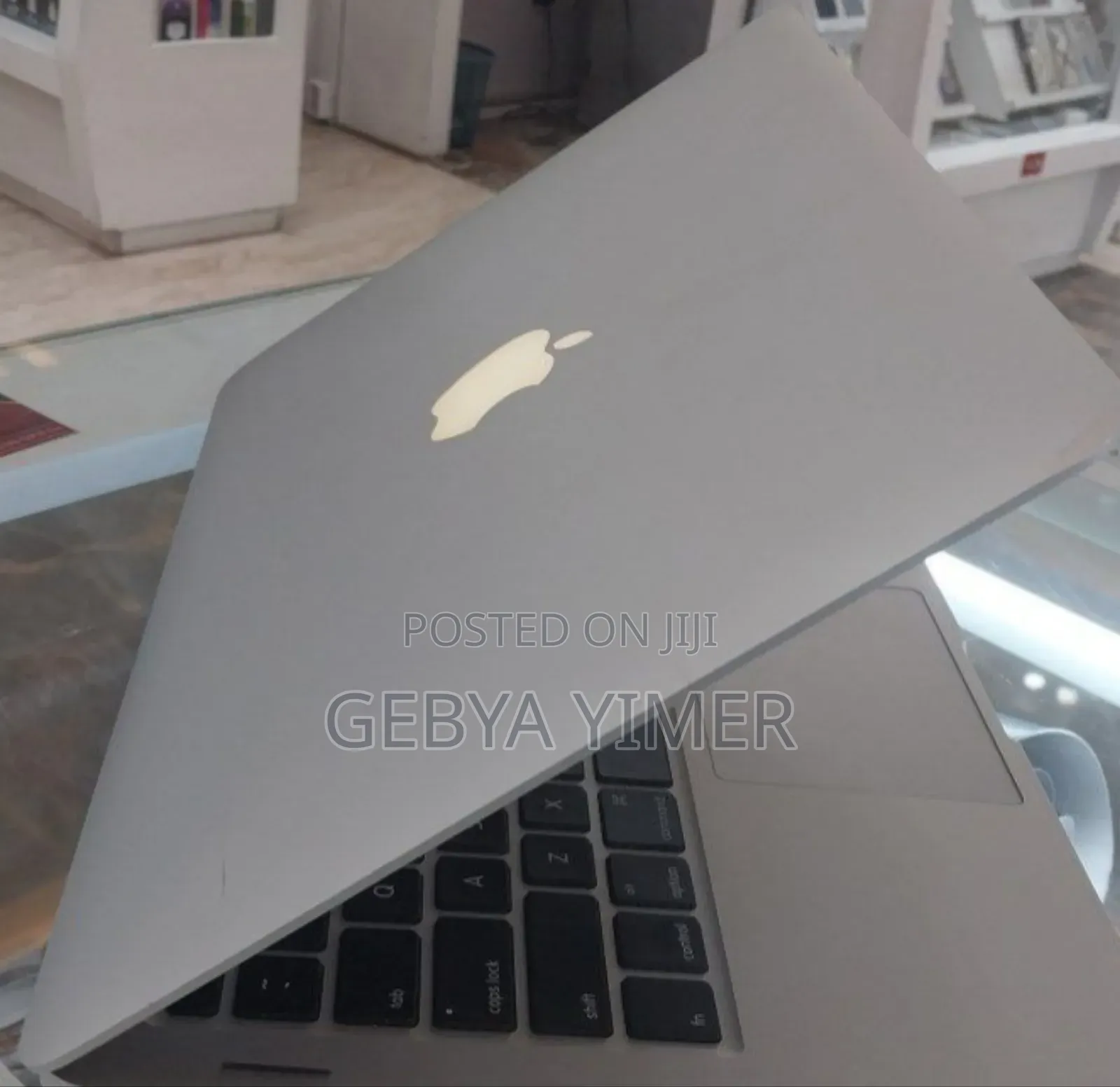 New Laptop Apple MacBook Pro 16GB Intel Core i5 SSD 512GB
