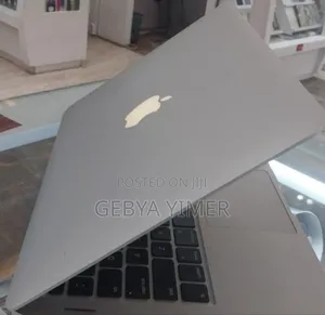 New Laptop Apple MacBook Pro 16GB Intel Core i5 SSD 512GB