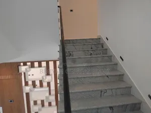 Furnished 5bdrm Apartment in Apartment, Yeka for rent