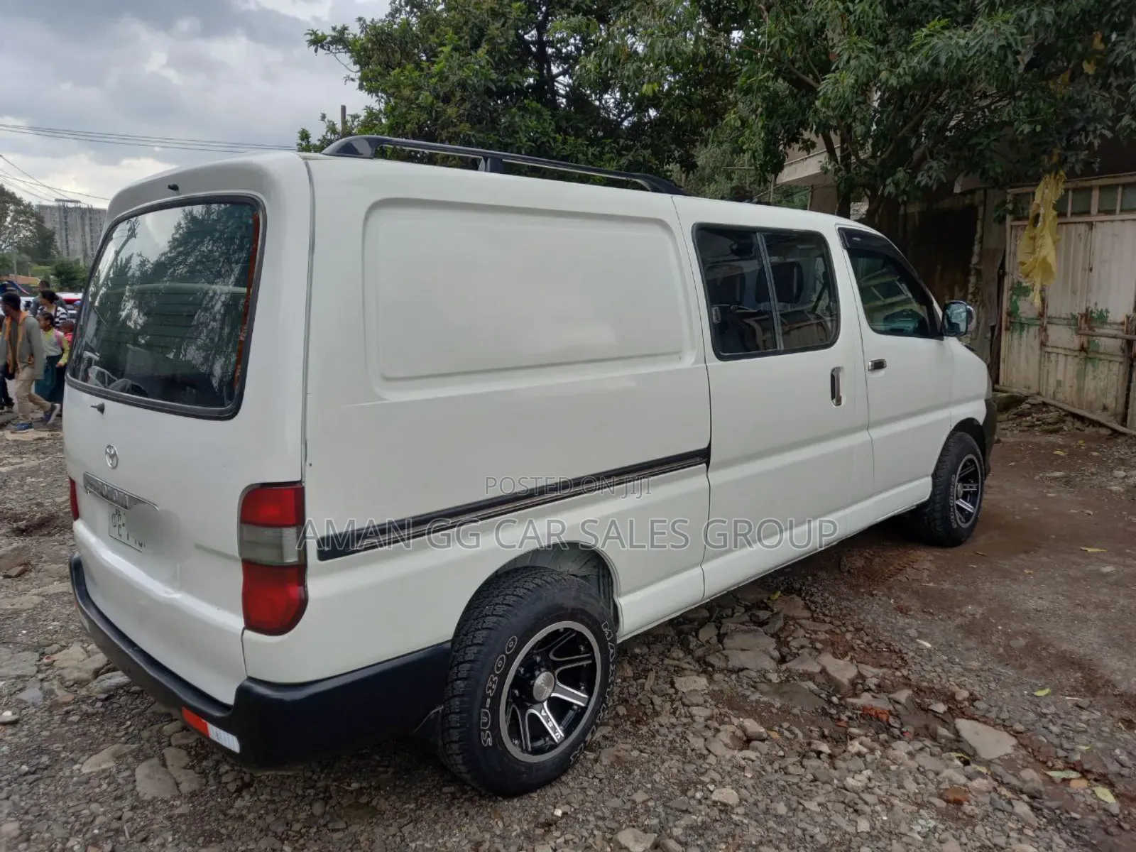 Toyota HiAce 2011 White